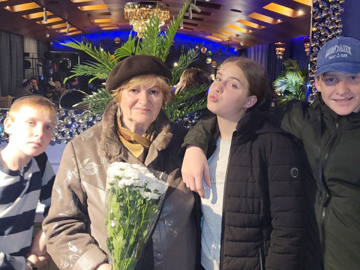 Генриетта осталась без страховки и нуждается в срочном лечении рака